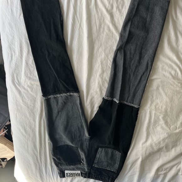 Colorblock Patchwork Ragged Jeans - Picture 3 of 3